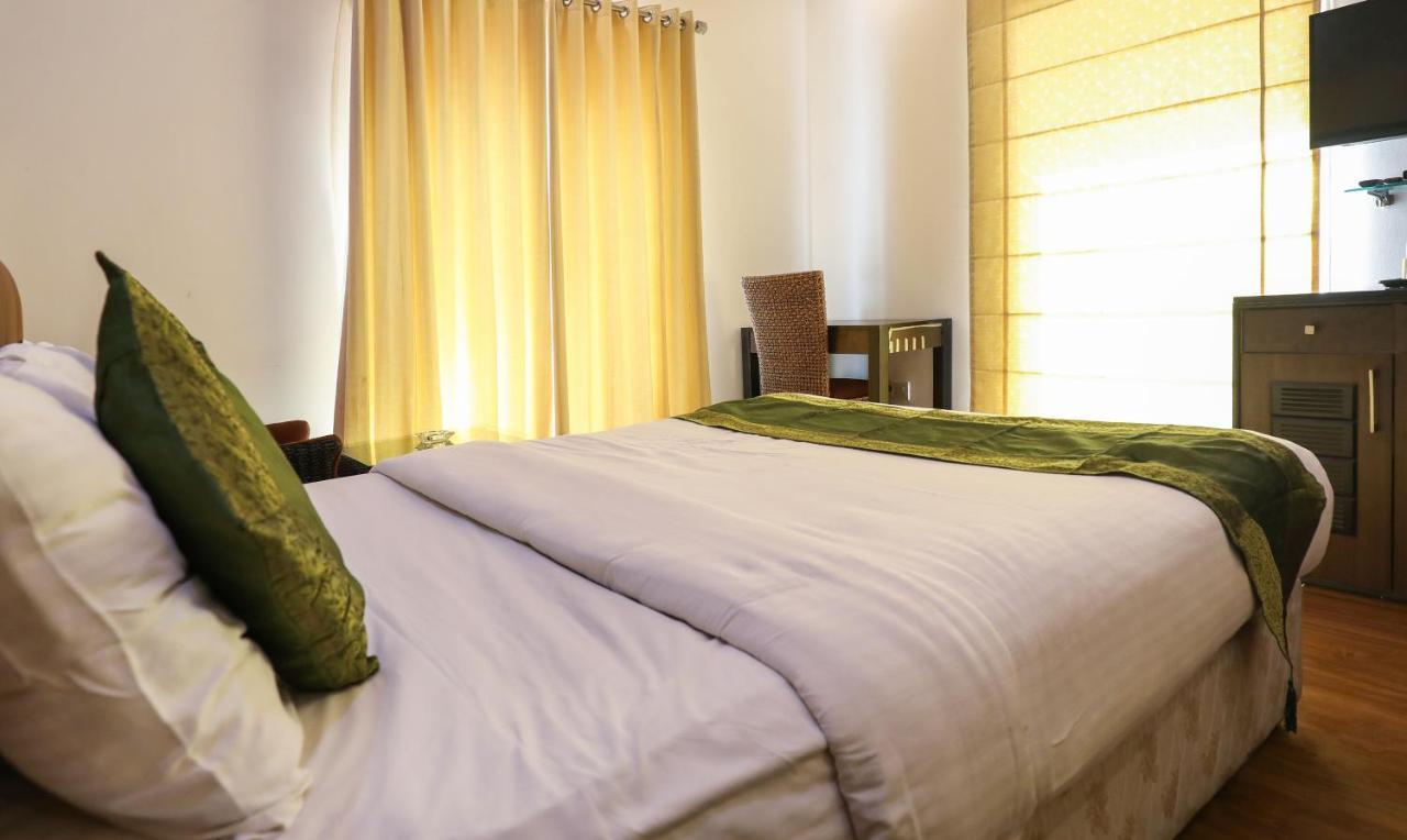 Treebo Trend White Mg Hotel บังกาลอร์ ภายนอก รูปภาพ