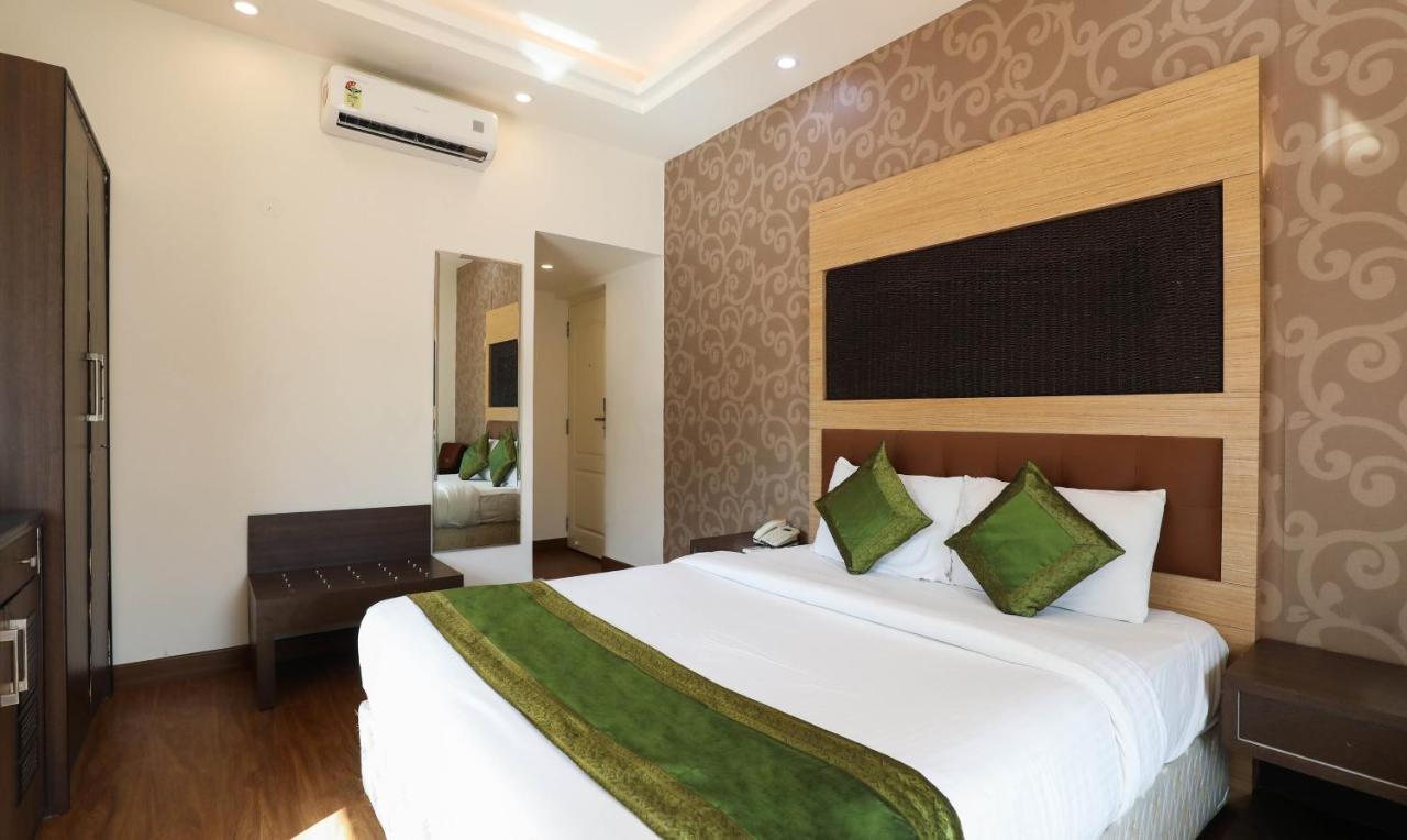 Treebo Trend White Mg Hotel บังกาลอร์ ภายนอก รูปภาพ
