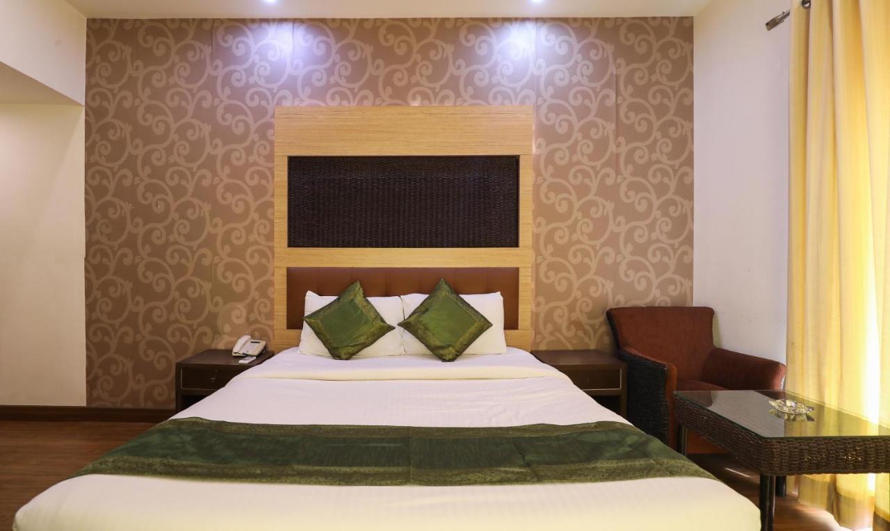 Treebo Trend White Mg Hotel บังกาลอร์ ภายนอก รูปภาพ